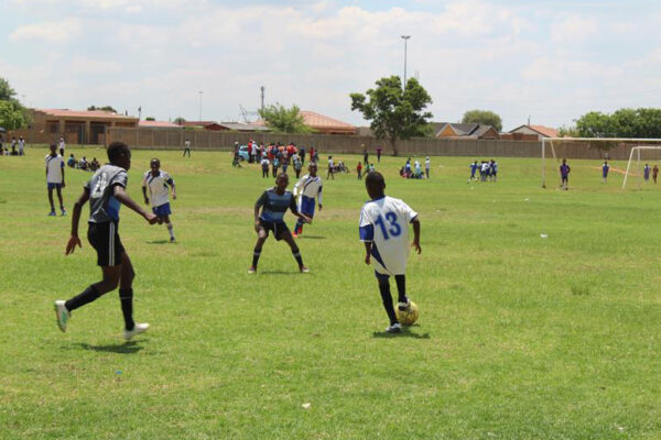 Kỹ Thuật Bóng Đá Cổ Điển – Bí Quyết Từ Những Huyền Thoại Sân Cỏ